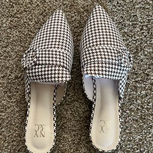 Ladies size 9 shoes. New